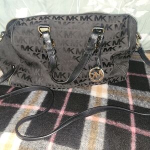 Michael Kors Black SignatureBag